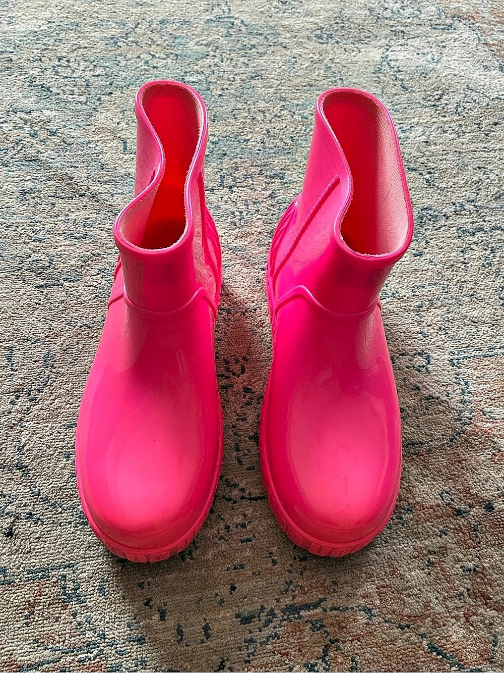 UGG Classic Mini II Rain Boot Rain Boots in Pink US 9 Like New